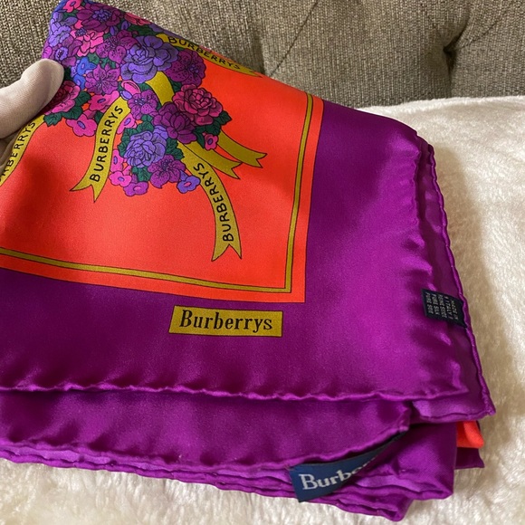 BURBERRYS scarf - Picture 1 of 10